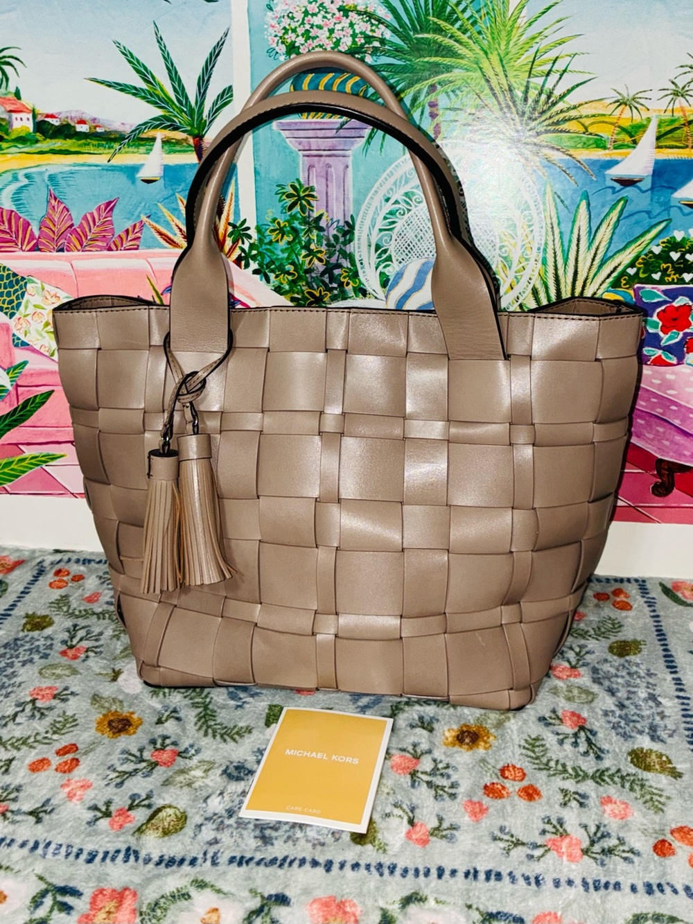 Michael Kors Vivian Dark Dune
Leather Tote